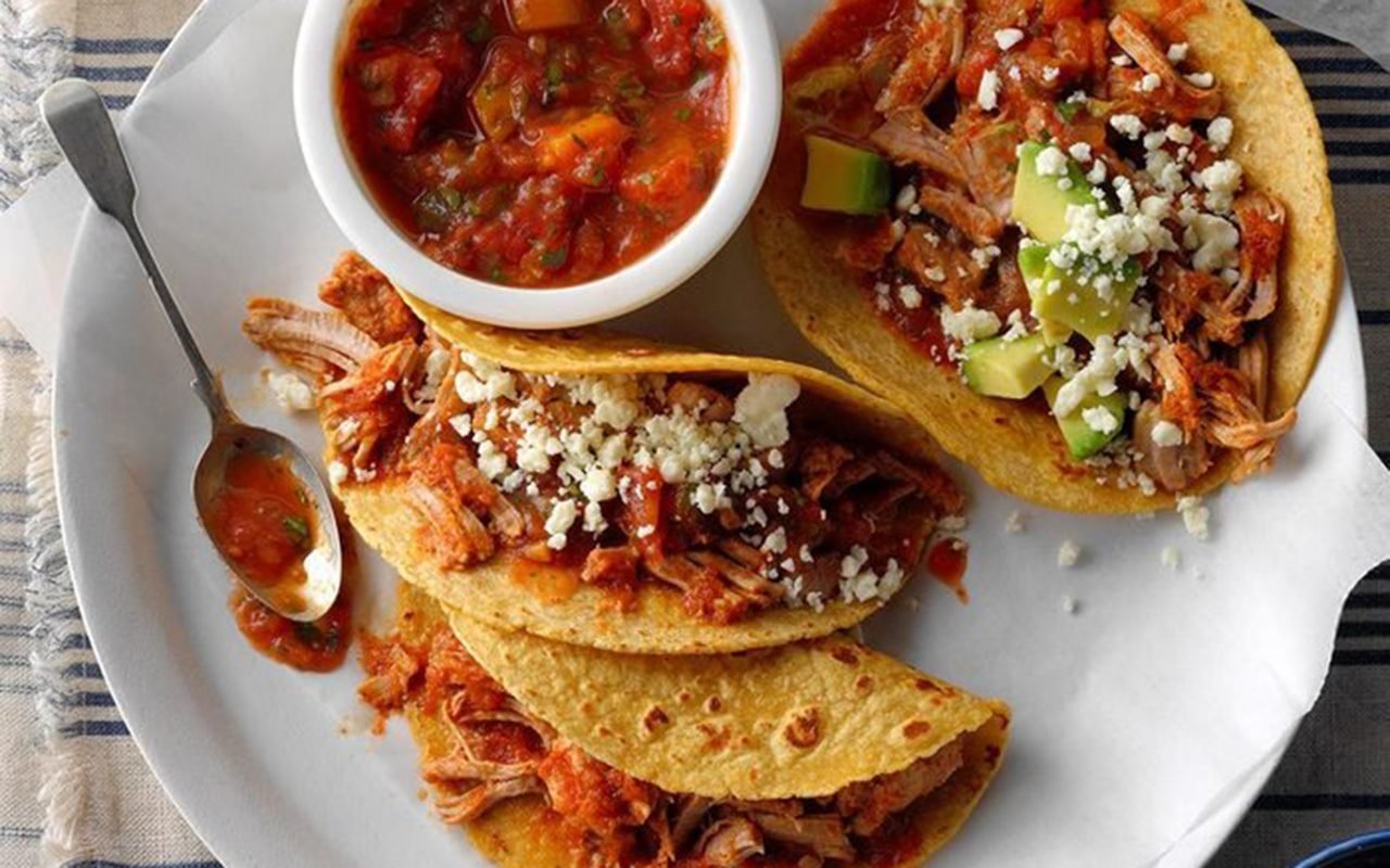 Pork-Tacos-with-Mango-Salsa_EXPS_SDDJ17_198169_B08_11_3b-1