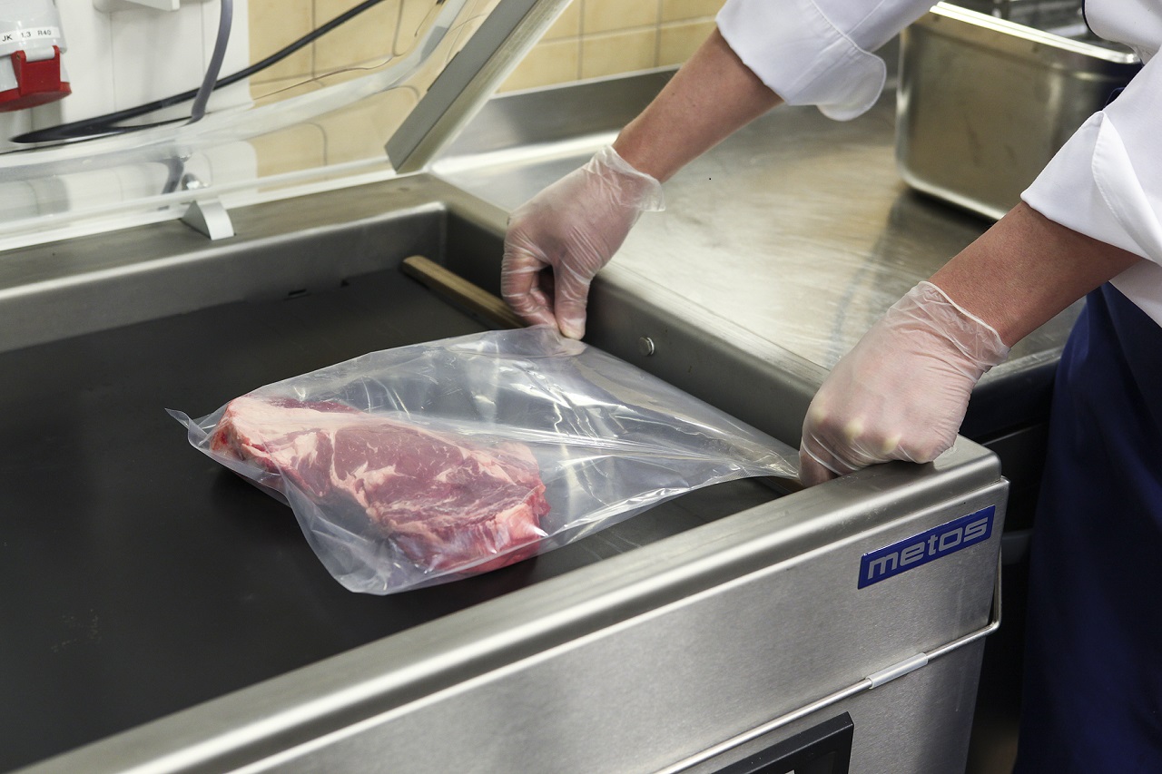 Vacuum_Packaging_Machine_sous_vide_chuck_roll