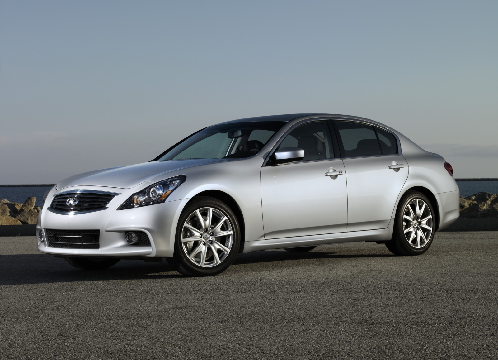 infiniti_100303298_h