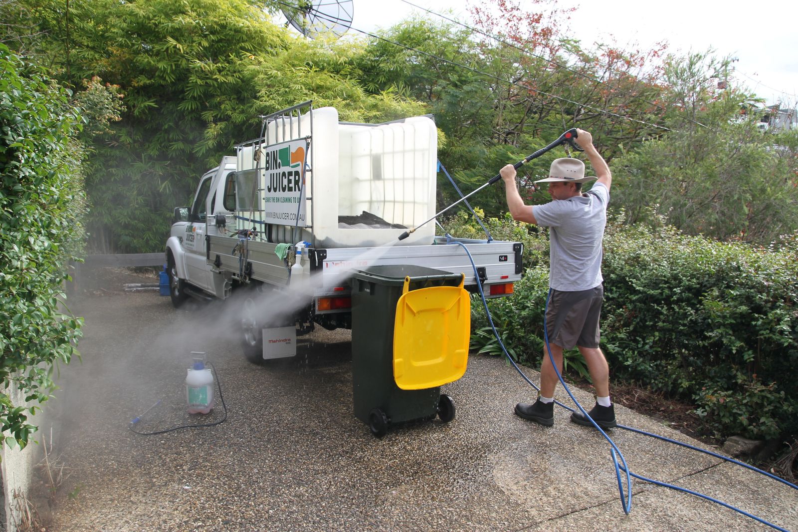 6486523fc715e4a4f968c63b_Bin cleaning 2-p-1600