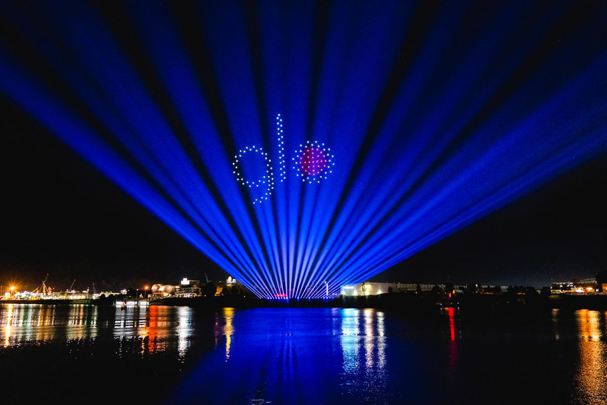 claypaky_xtylos_fixtures_light_up_hamburg_sky_in_spectacular_drone_light_show_for_british_american_tobacco_01_L